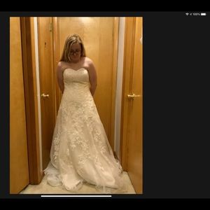 David’s bridal wedding dress. Brad new.